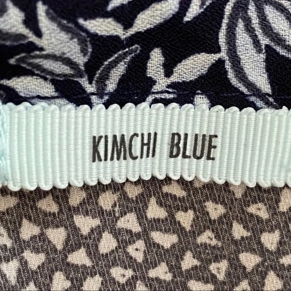 KIMCHI BLUE/URBAN OUTFITTERS grey and blue soft and silky short kimono. XS. EUC - Image 7