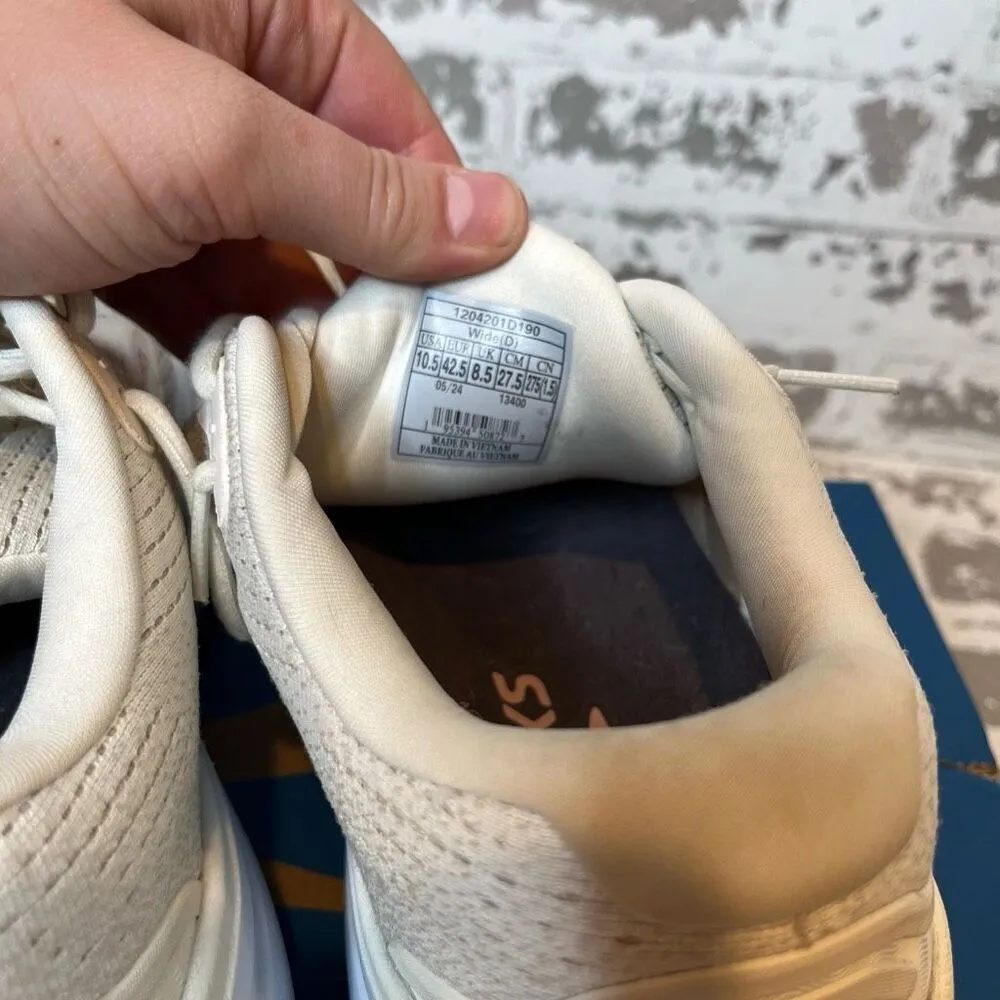 Brooks | women ghost max 2 sneakers wide with box - Image 3