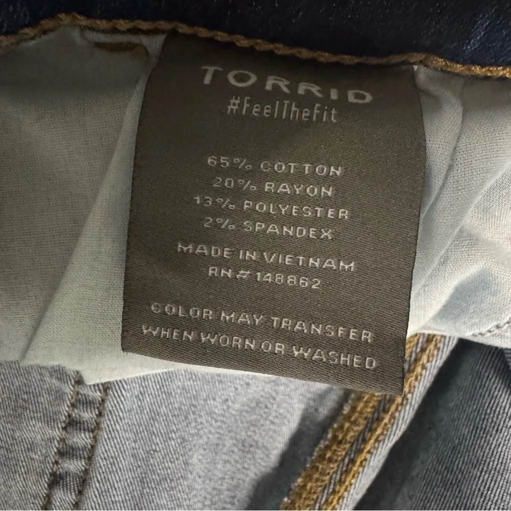 Torrid Weekend Boyfriend Straight Jean Super Soft Size 4 Short Pull On Stretch - Image 5