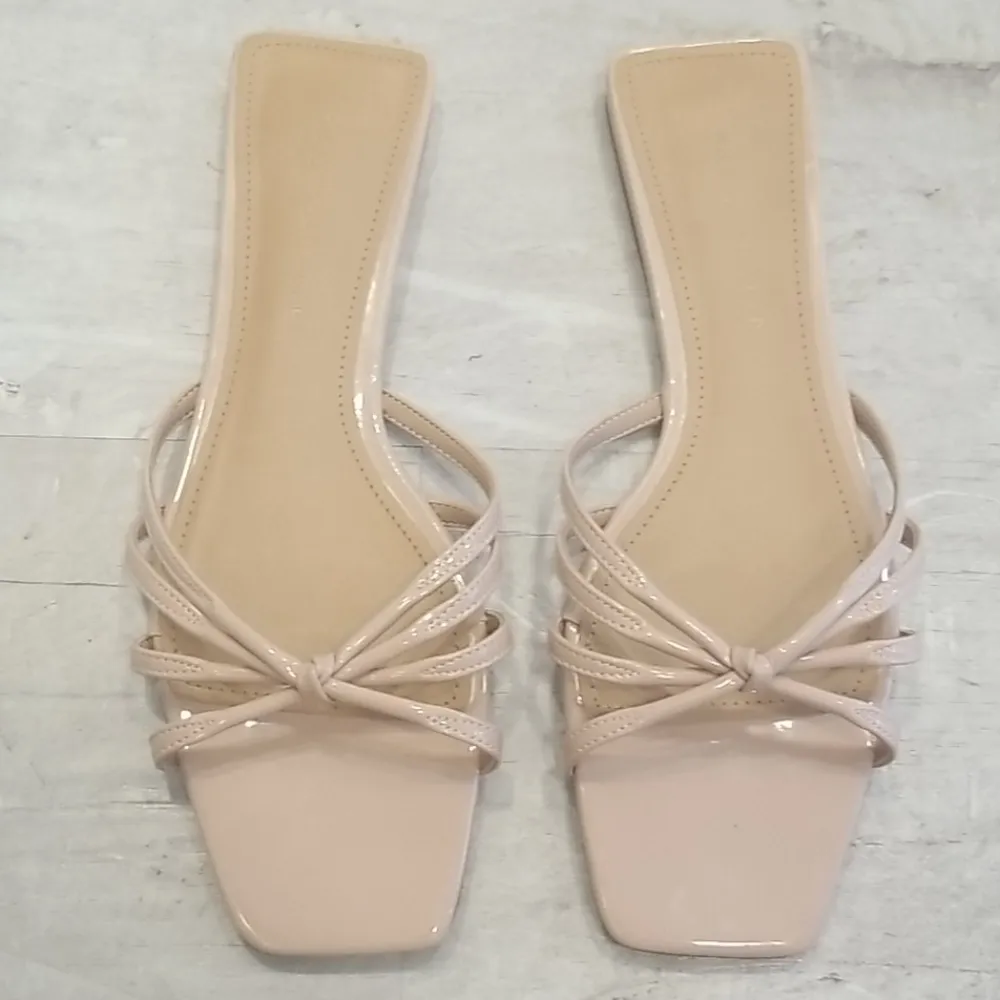 💕WHO WHAT WEAR💕 Ericka Square Toe Sandal Nude - Image 6