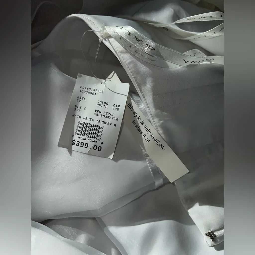 Gorgeous New Galina Satin Trim Organza Wedding Gown & Veil! - Image 7