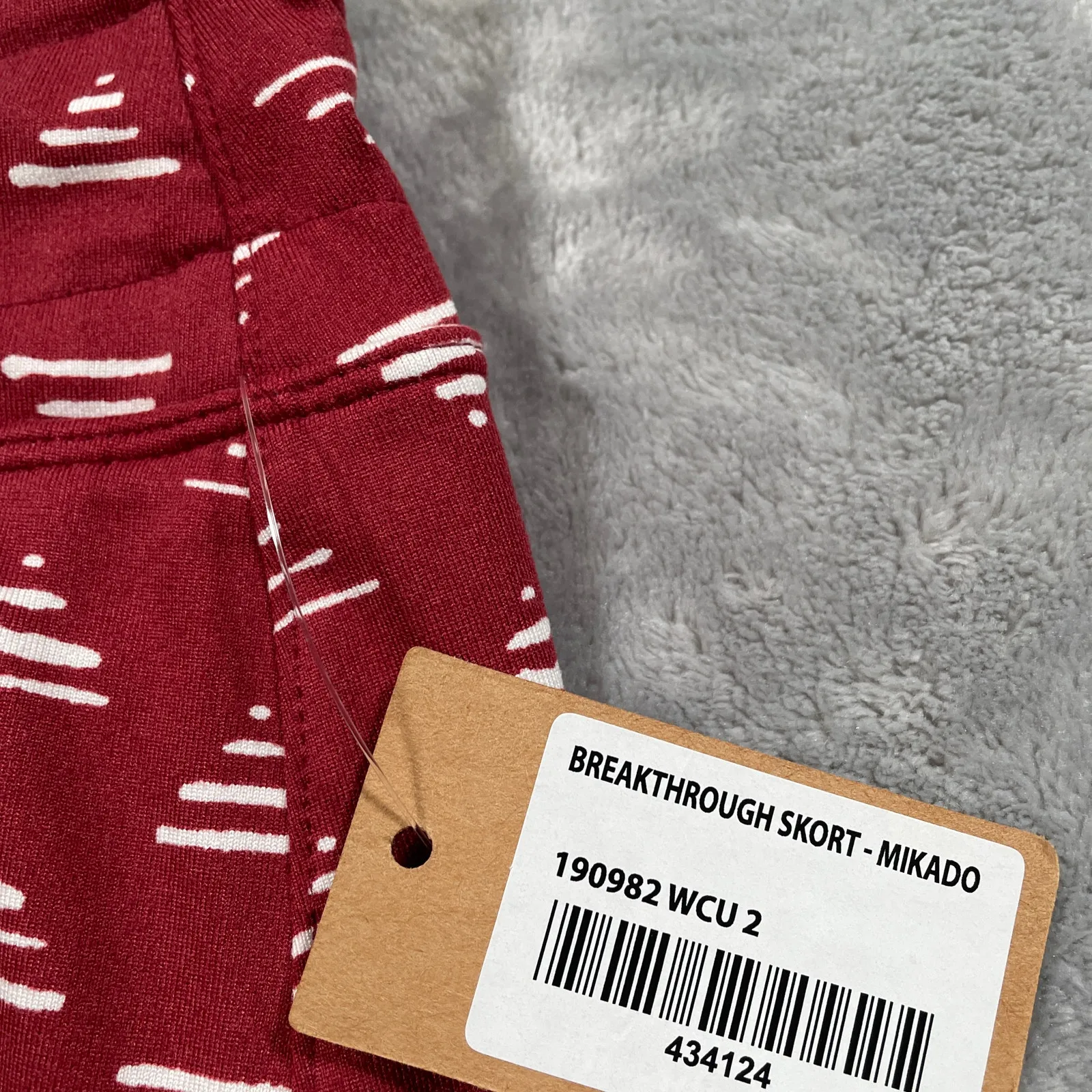 Title Nine Breaththrough Skort Medium Red Mikado Outdoor Hiking Pickleball - Image 4