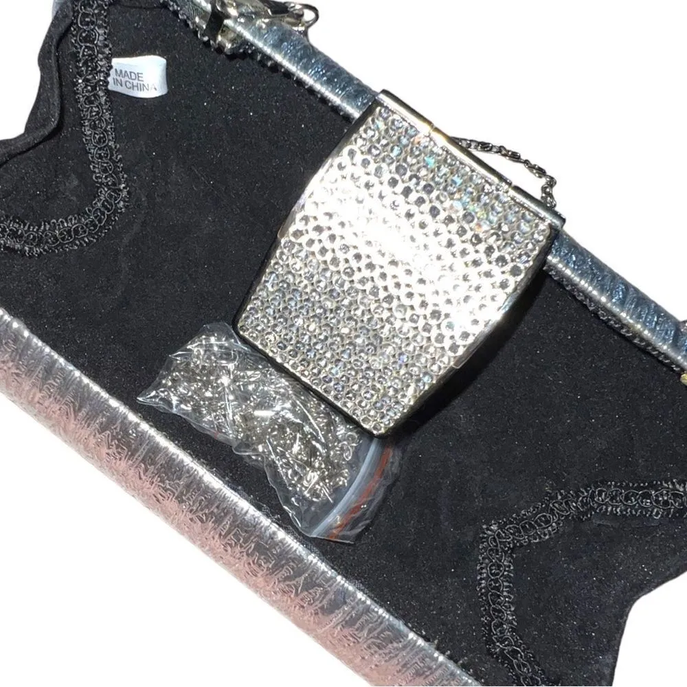 Refer to video on this one! Picture doesn’t do it justice! Beautiful silver bag! - Image 8