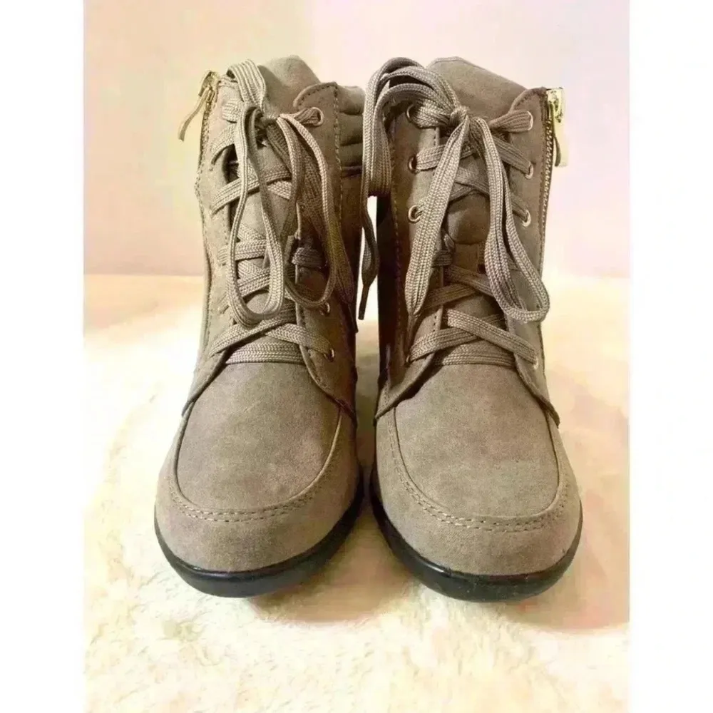 Women’s Forever Peggy-56 Wedge boots sz 6 - Image 3