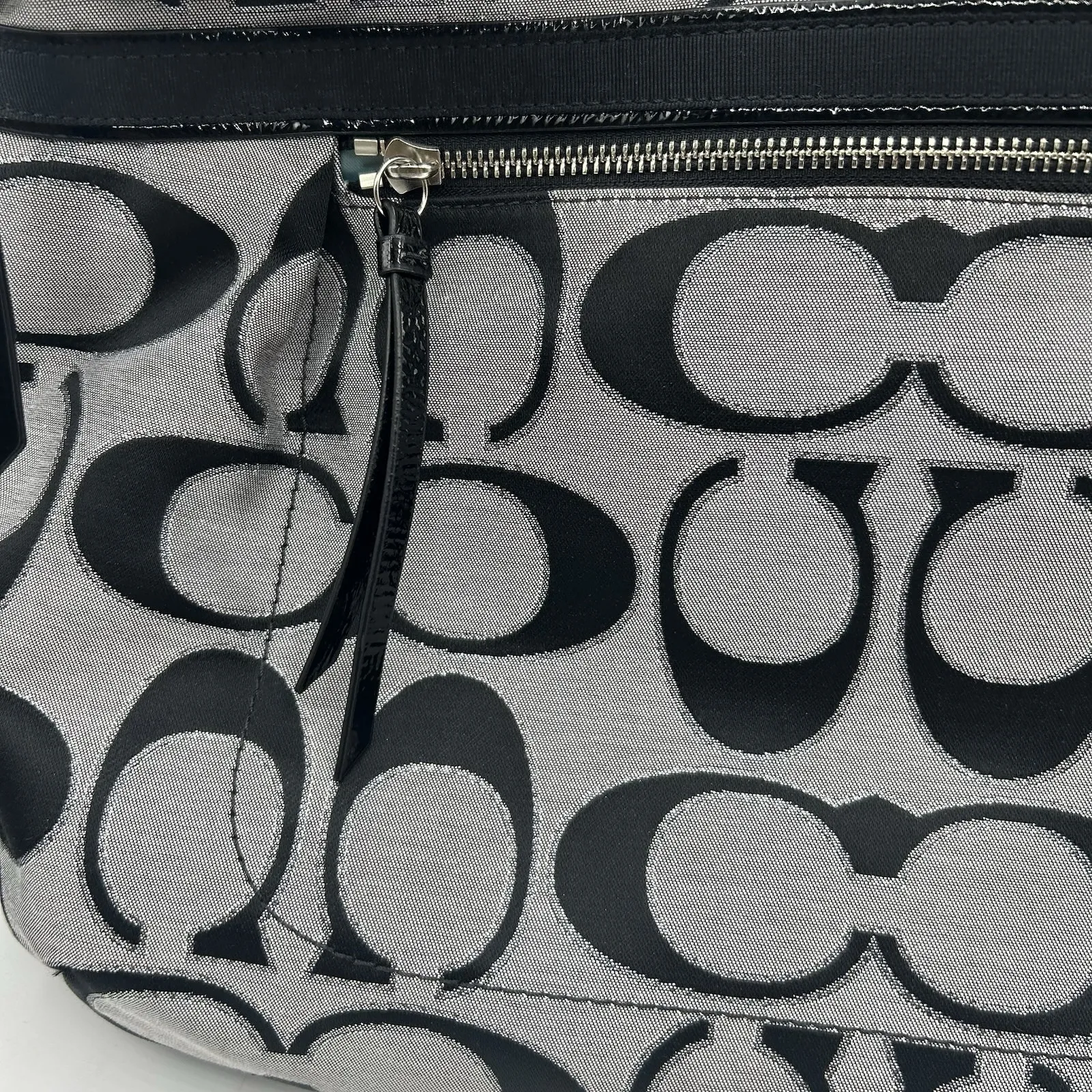 Coach Poppy Y2K 18979  Vintage Signature Monogram Jacquard Lage Hobo Bag NWT - Image 4