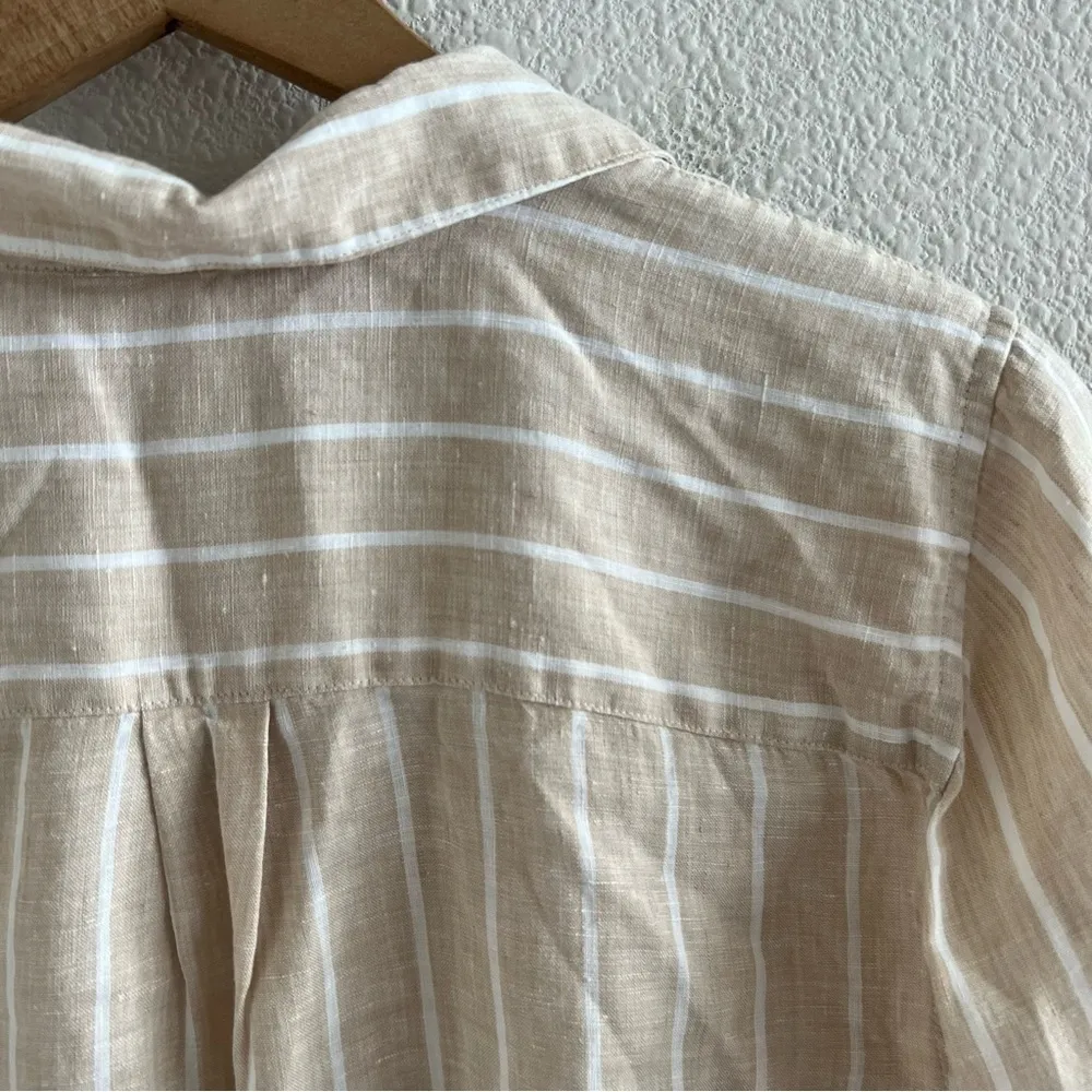 Chico's  Neutral Stripe Button Front Fresh Chic No-Iron Size 1 / Medium - Image 2