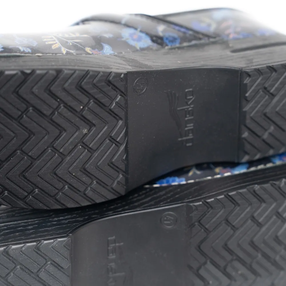 Dansko. Blue Garden Patent Clog. - Image 16