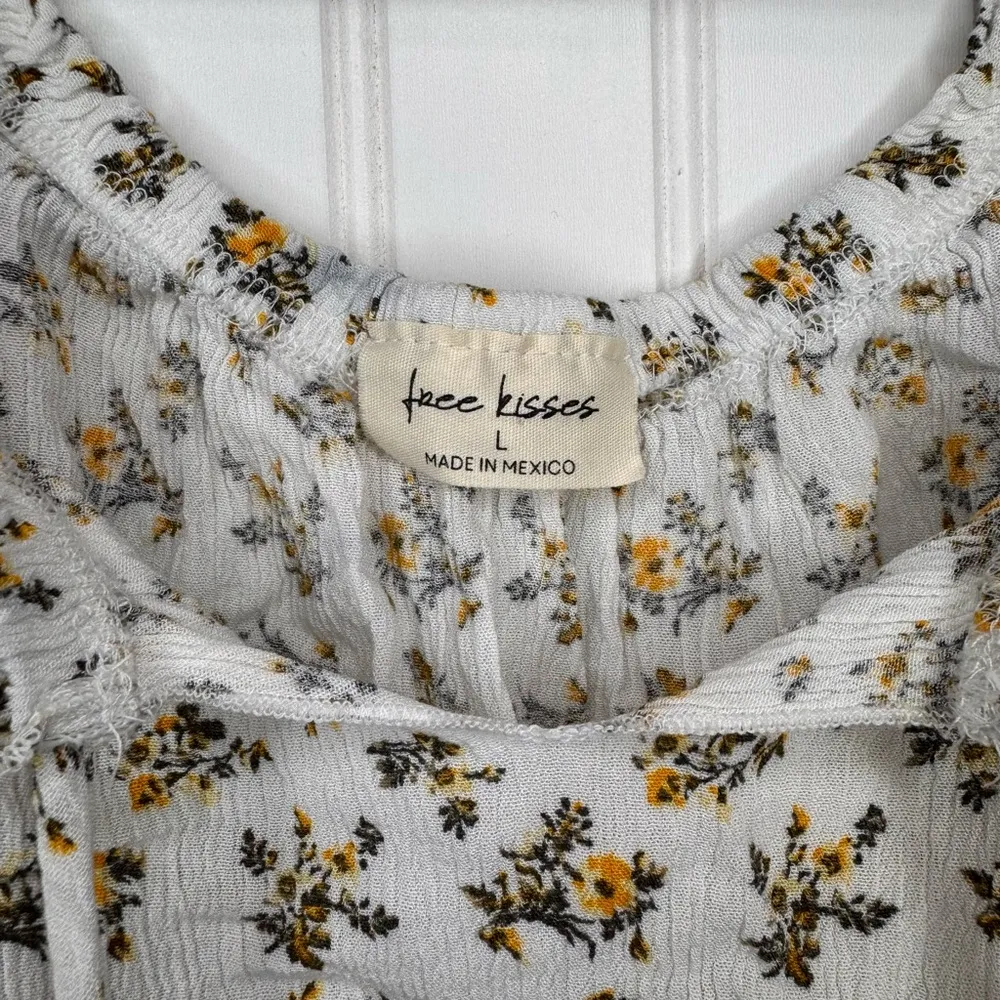 Free Kisses Womens White Yellow Floral Key hole Boho Off The Shoulder Top Large - Image 2