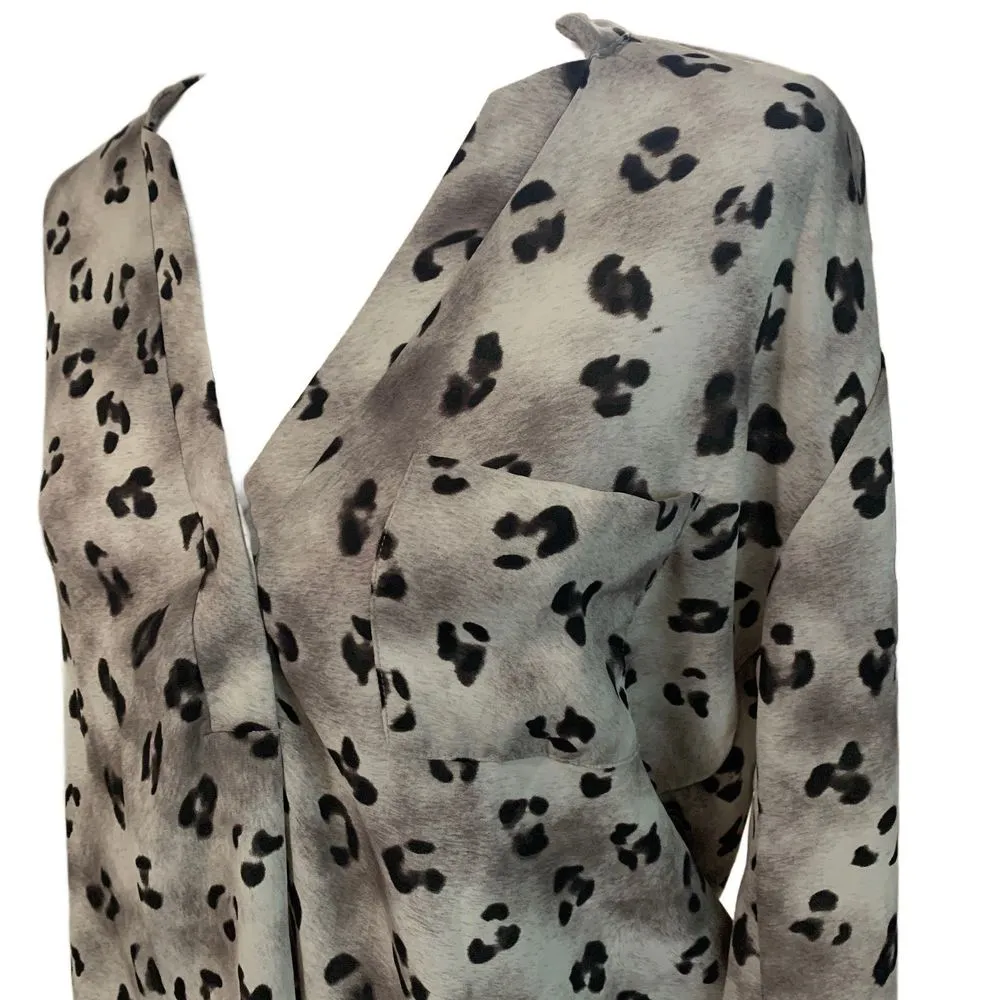 | Snow Leopard Animal Print Button Up Long Sleeve Blouse Size Small - Image 4
