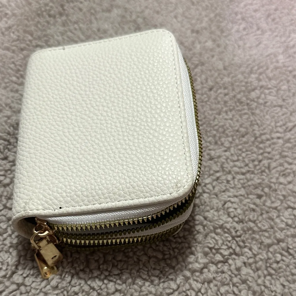 White Floral Initial Wallet - Image 4