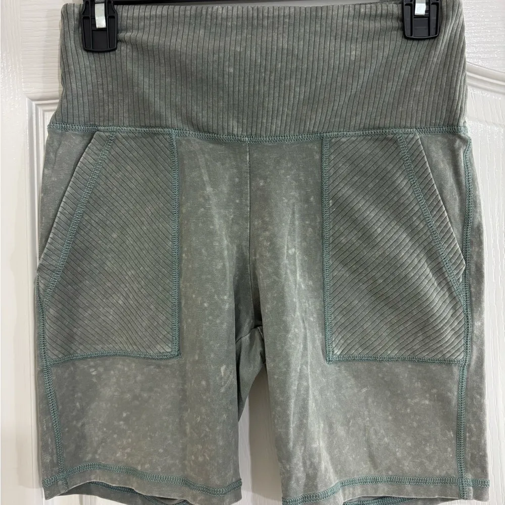 Aerie Green Bike Shorts, Medium - Image 3