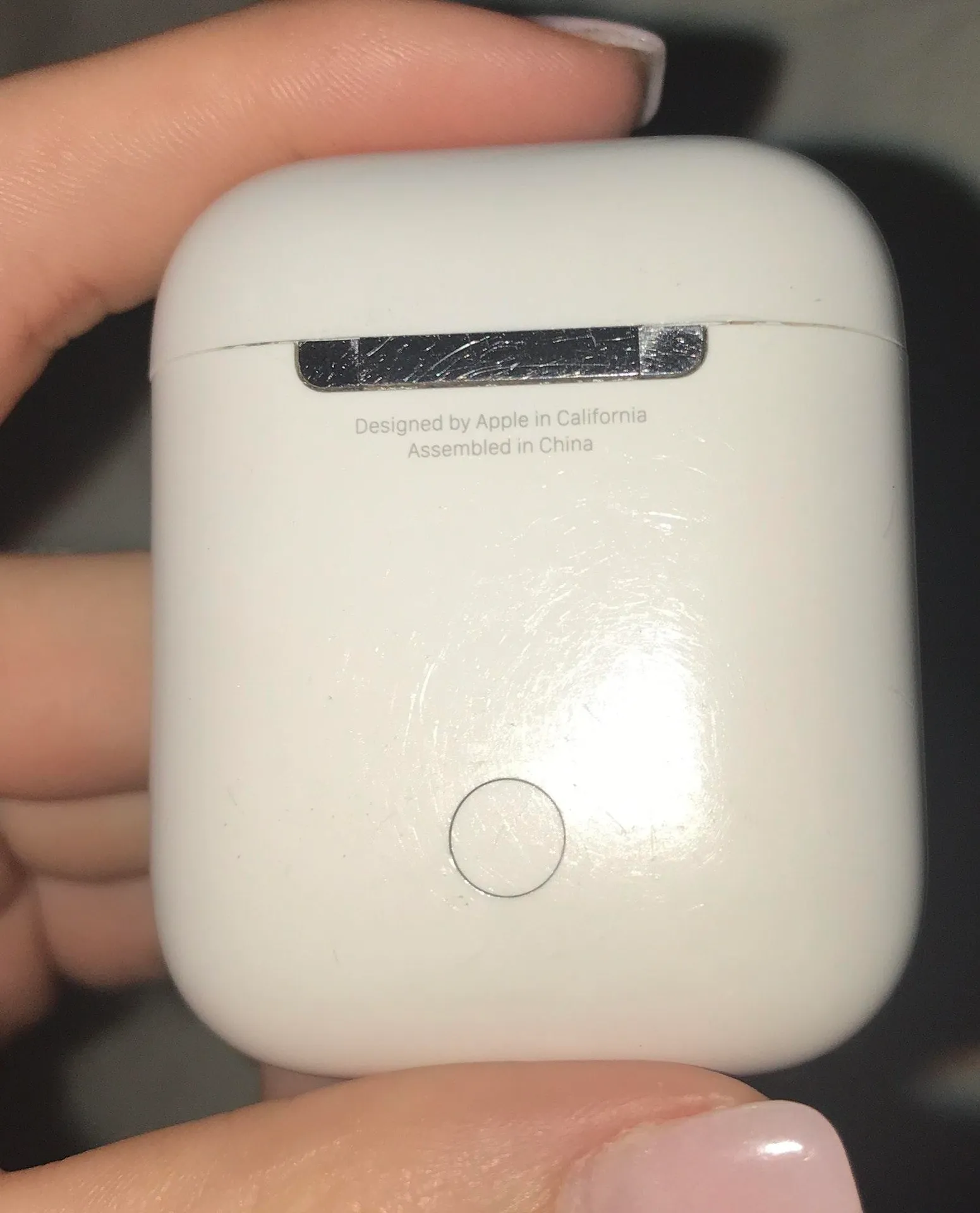 Apple AirPods Charging Case - Image 2
