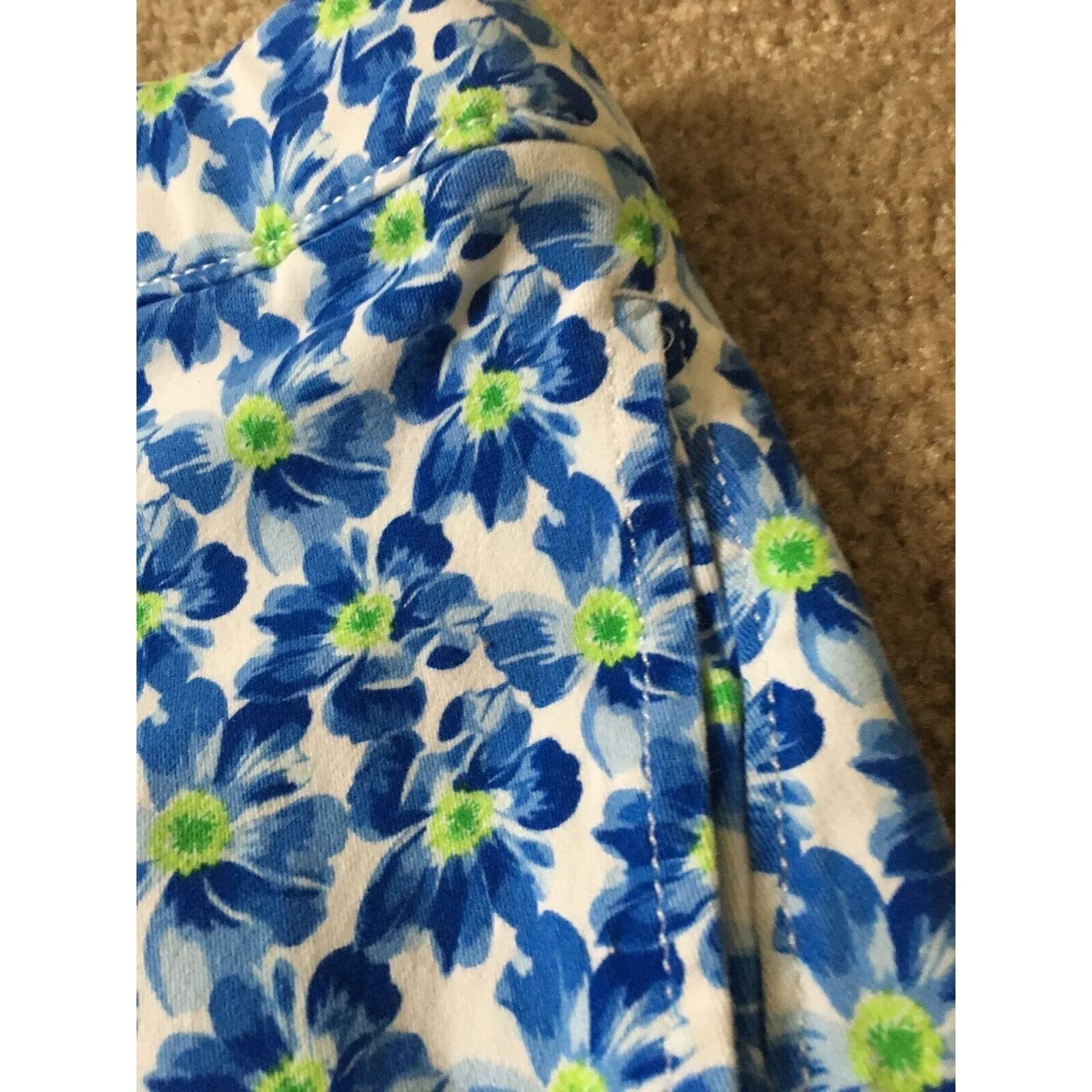 Abercrombie & Fitch Floral Print Mini Shorts Size 2 - Image 5