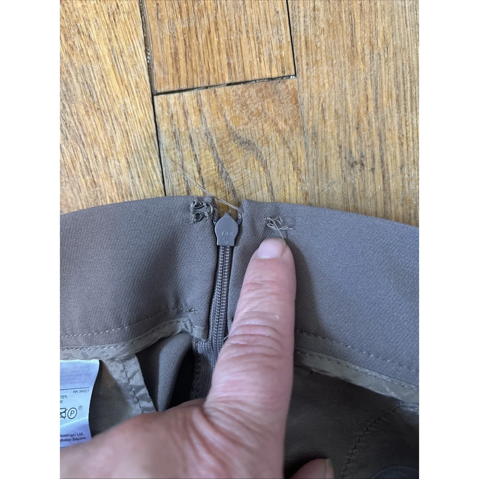 Banana Republic High‎ Rise Belted Pleated Stretch Crepe Shorts Brown Women's 2 - Image 7