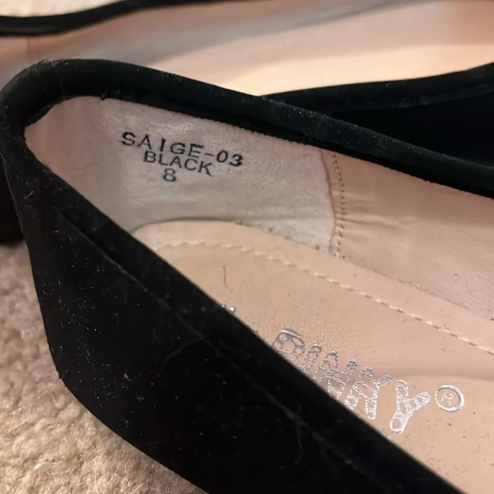 Big gem via pinky shoes - Image 4