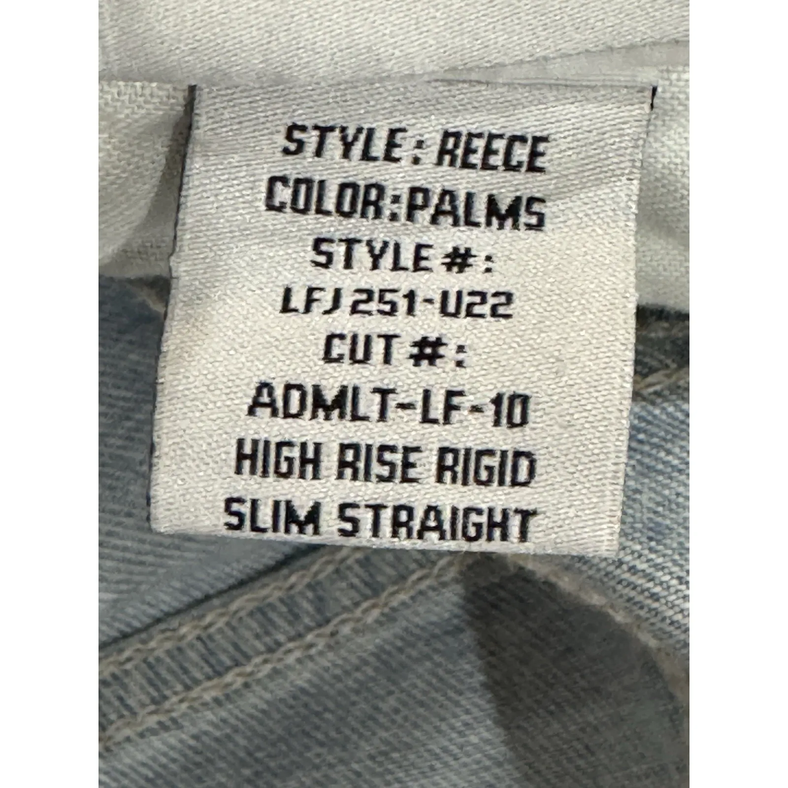 REECE HIGH RISE SLIM Straight Light Wash Size 26‎ Slightly Distressed - Image 8