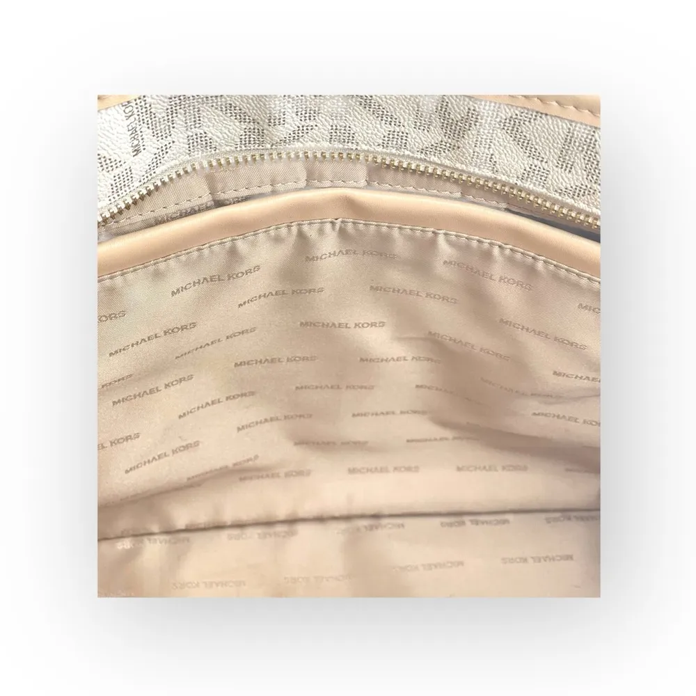 Michael Kors  Jet Set Med Logo Top Zip Tote Handbag  Vanilla Natural Leather  - Image 10