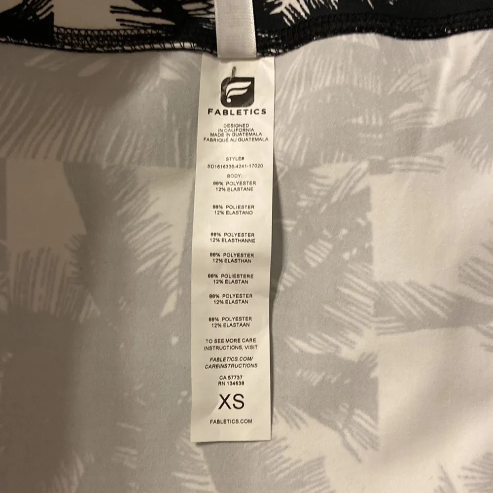 Fabletics Skirt size XS excellent condition see pictures long 21” - Image 5