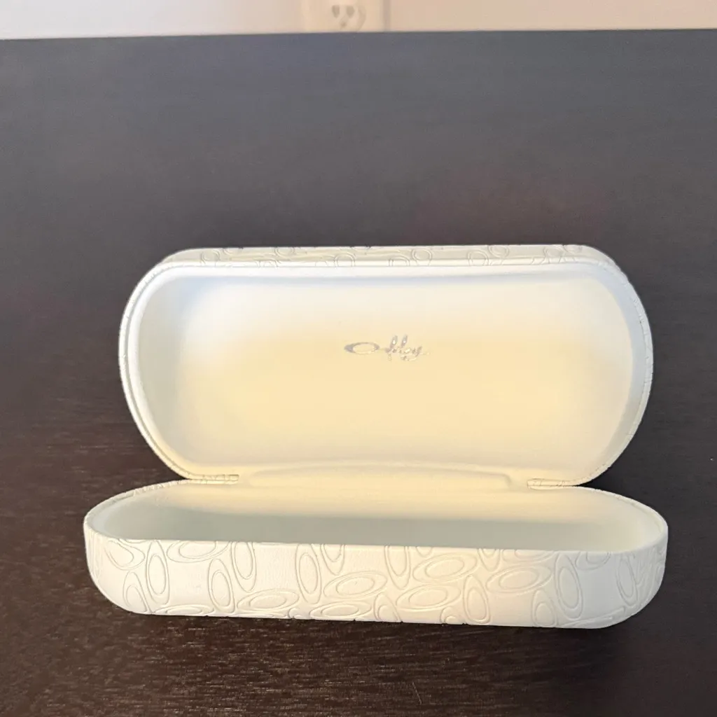 Oakley  Textured White Eyewear Case - Image 2