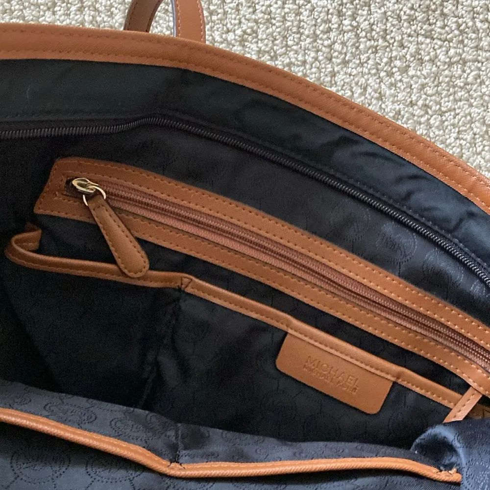 Michael Kors Shoulder Bag Tote Nylon Saffiano Leather Black Brown Handbag GUC - Image 10