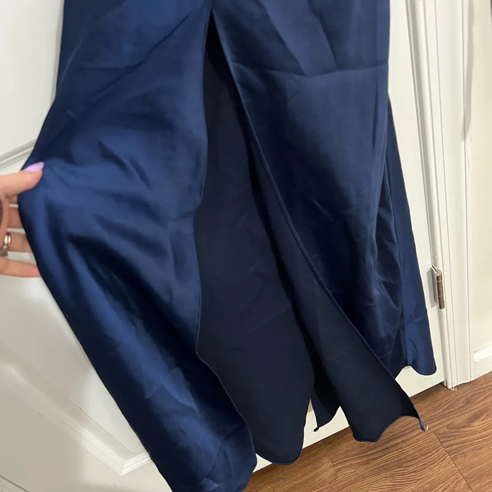 Juan Carlos Navy Blue Satin Amalfi Gown Size 6 US $1,195 - Image 4