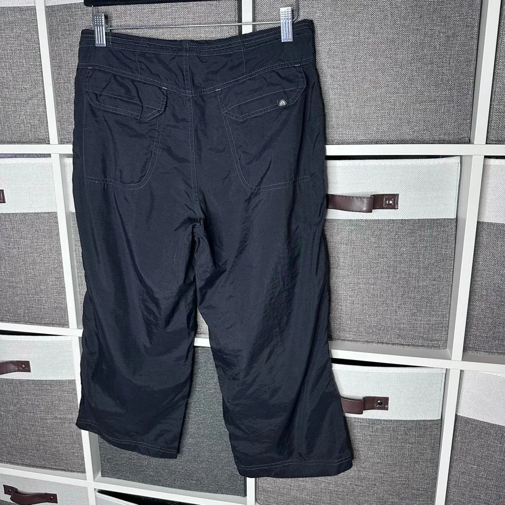 Nike ACG Crop Pants Size Small Black - Image 4