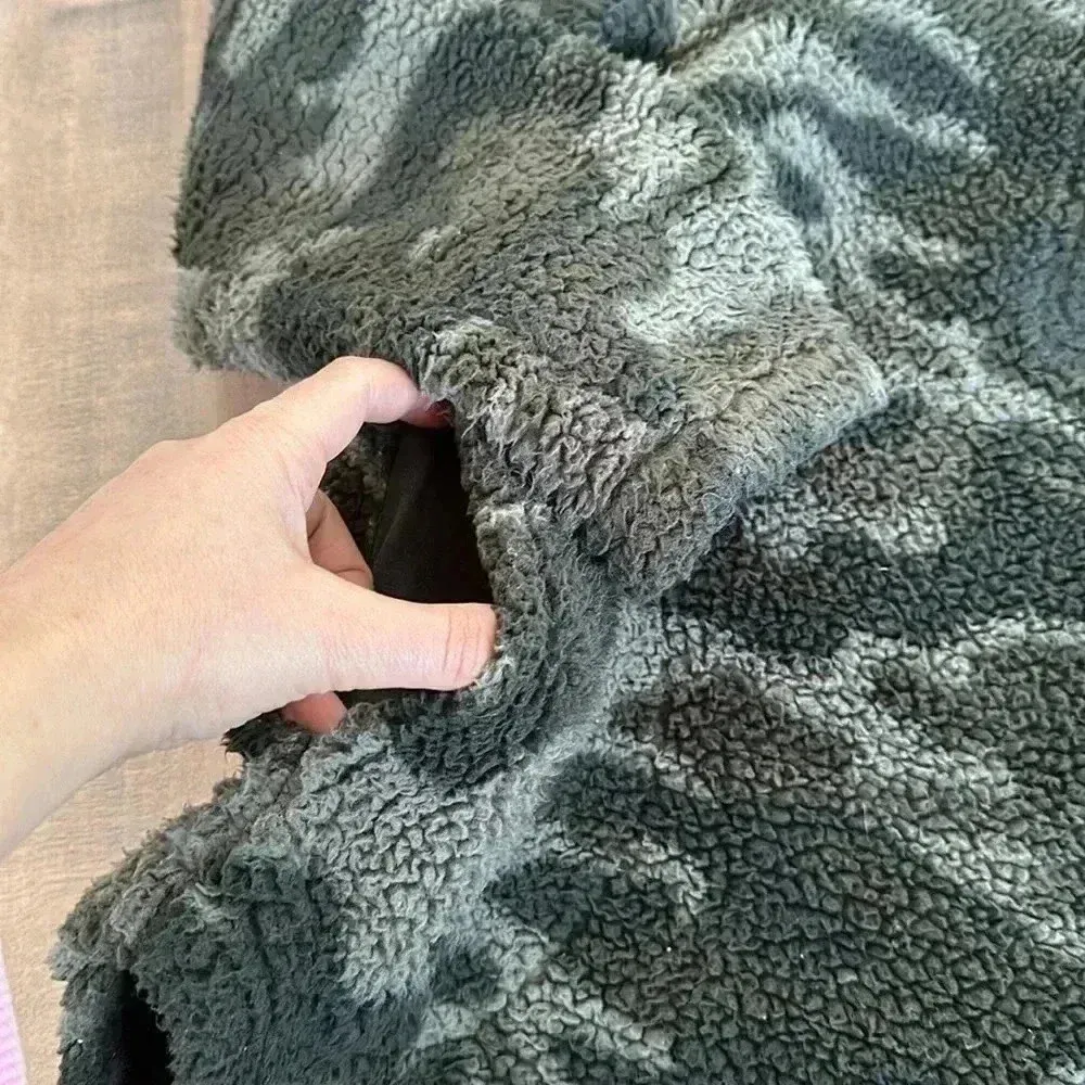 Koolaburra by UGG Sherpa Pullover Sage Green Camo Sz S - Image 4