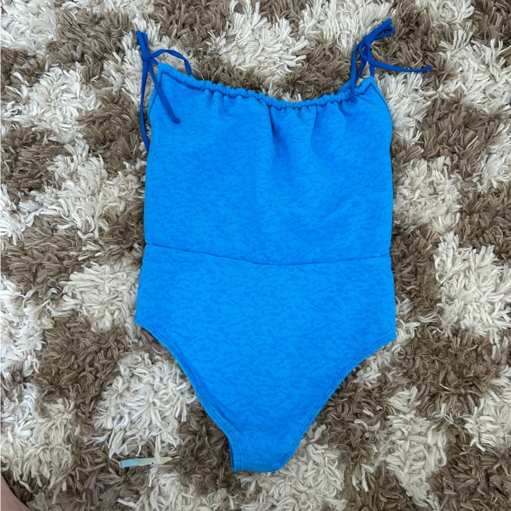NWOT‎ FP beach Blue One-Piece textured shoulder tie Swimsuit - Image 3