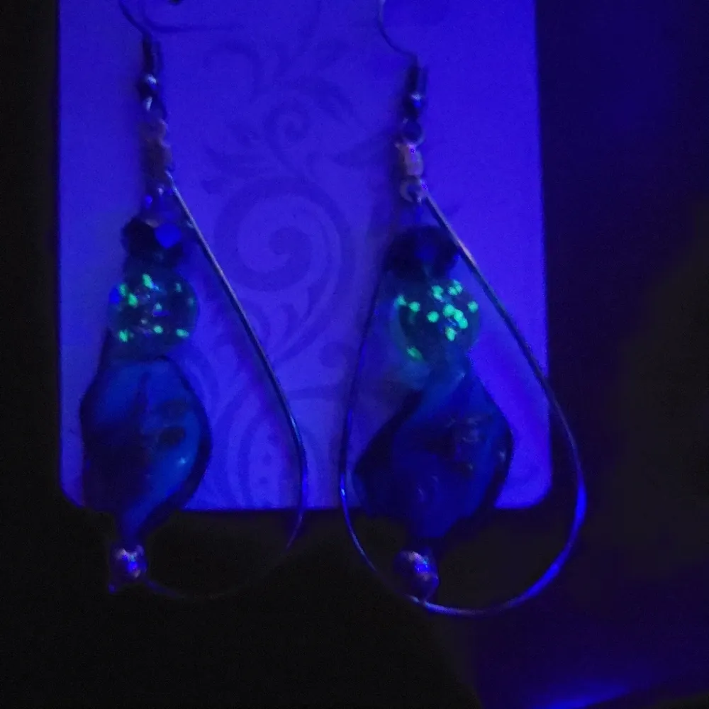 Twisted Teal, Gold, and Silver Drop Dangle Beaded Earrings Blue - Image 5