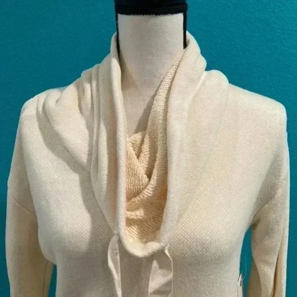 New with tags Roxy Counting Stars Sweatshirt in size small - Image 5