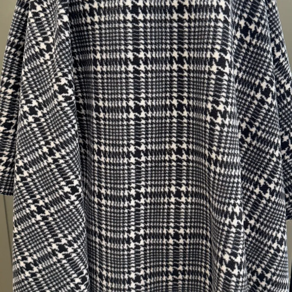 EStudio Houndstooth Poncho Black Size undefined - Image 12