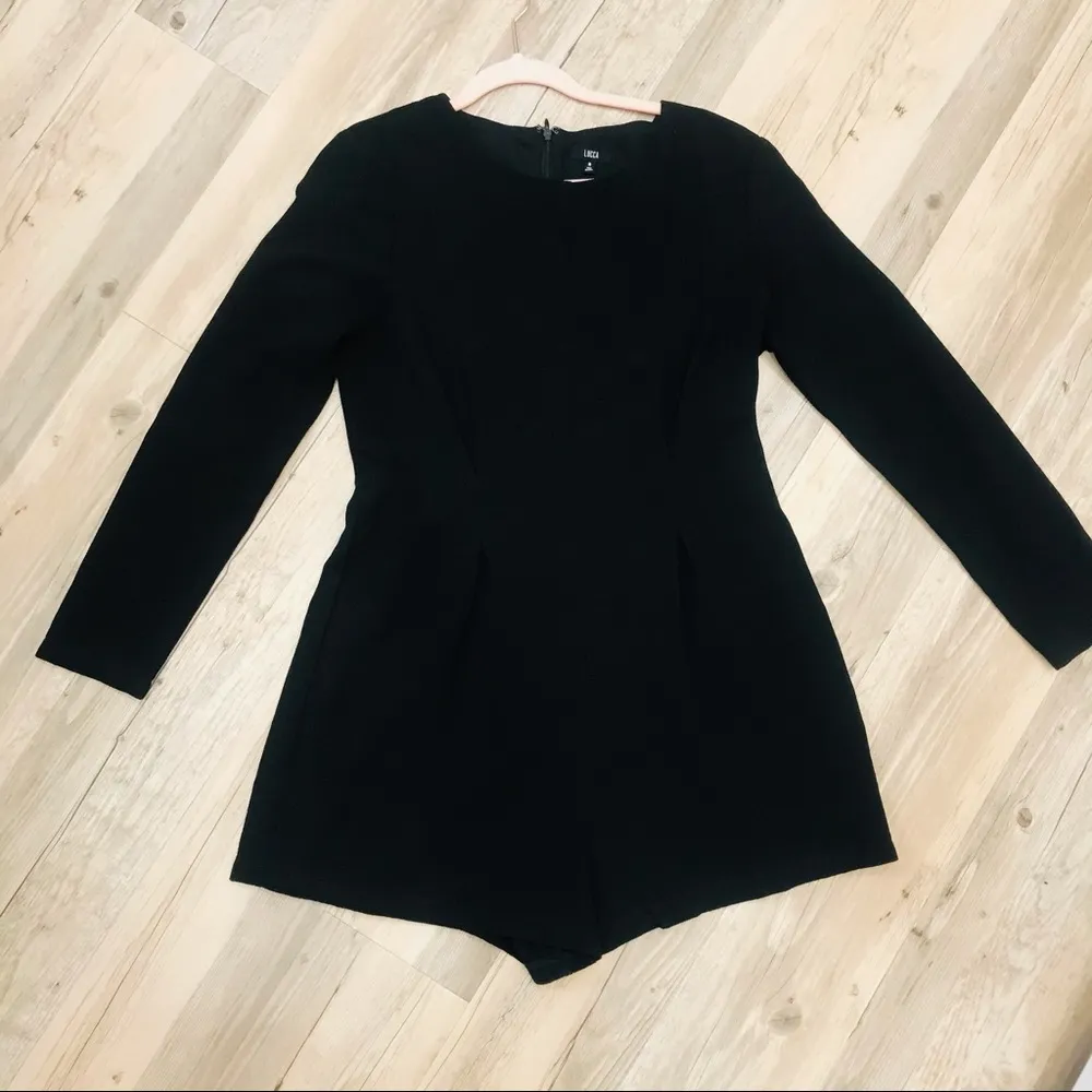 Lucca boutique black romper sz Med - Image 11