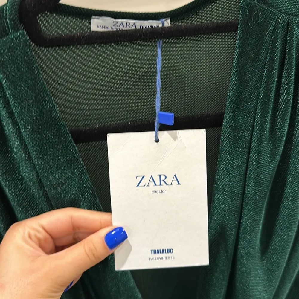 Zara Green Velvet like Long sleeve Dress - Image 3