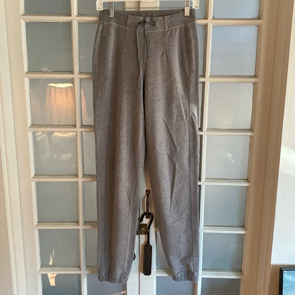 lululemon Bliss Break Sweatpant Size 2 Heathered Grey Joggers EUC W5C16S - Image 4