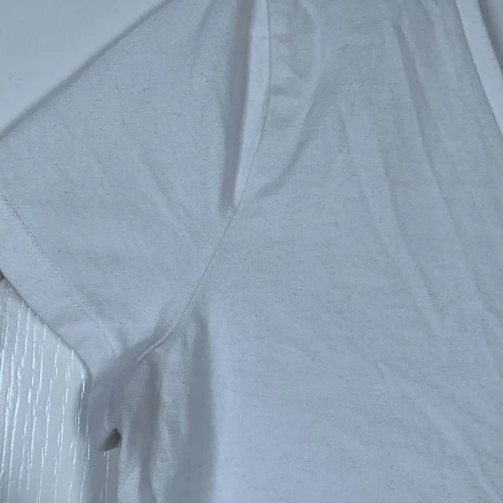 Wild Fable White V-Neck Crop Top Shirt Size XXL EUC #DS-1537 - Image 3