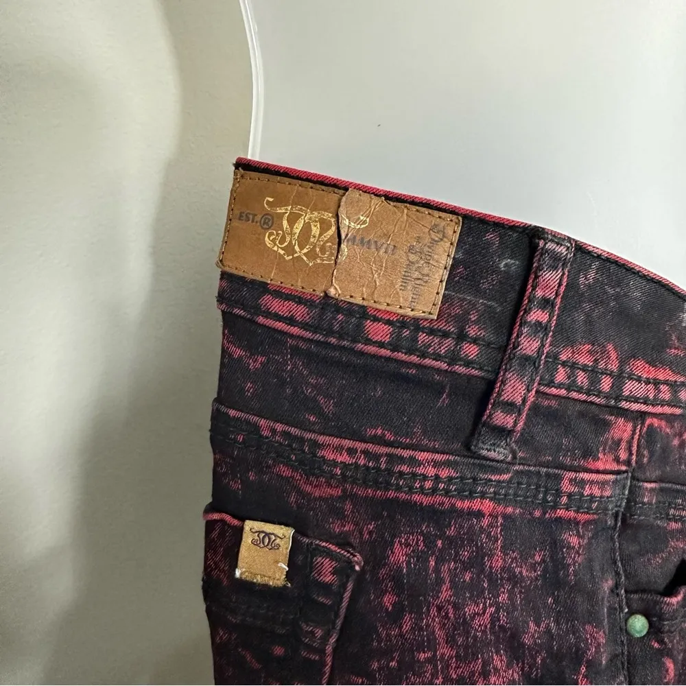 Divine Rights of Denim Pink & Black Acid Wash Jeans in Size 29 - Image 7