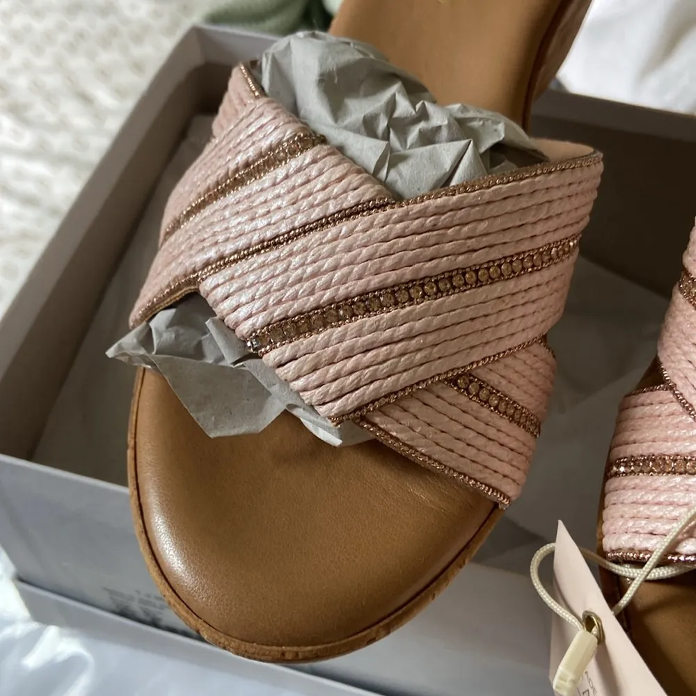 Andrea e Michele Cipria Raffia Bling Wedge Sandals (Sz 39) Pink Rhinestone NIB - Image 4