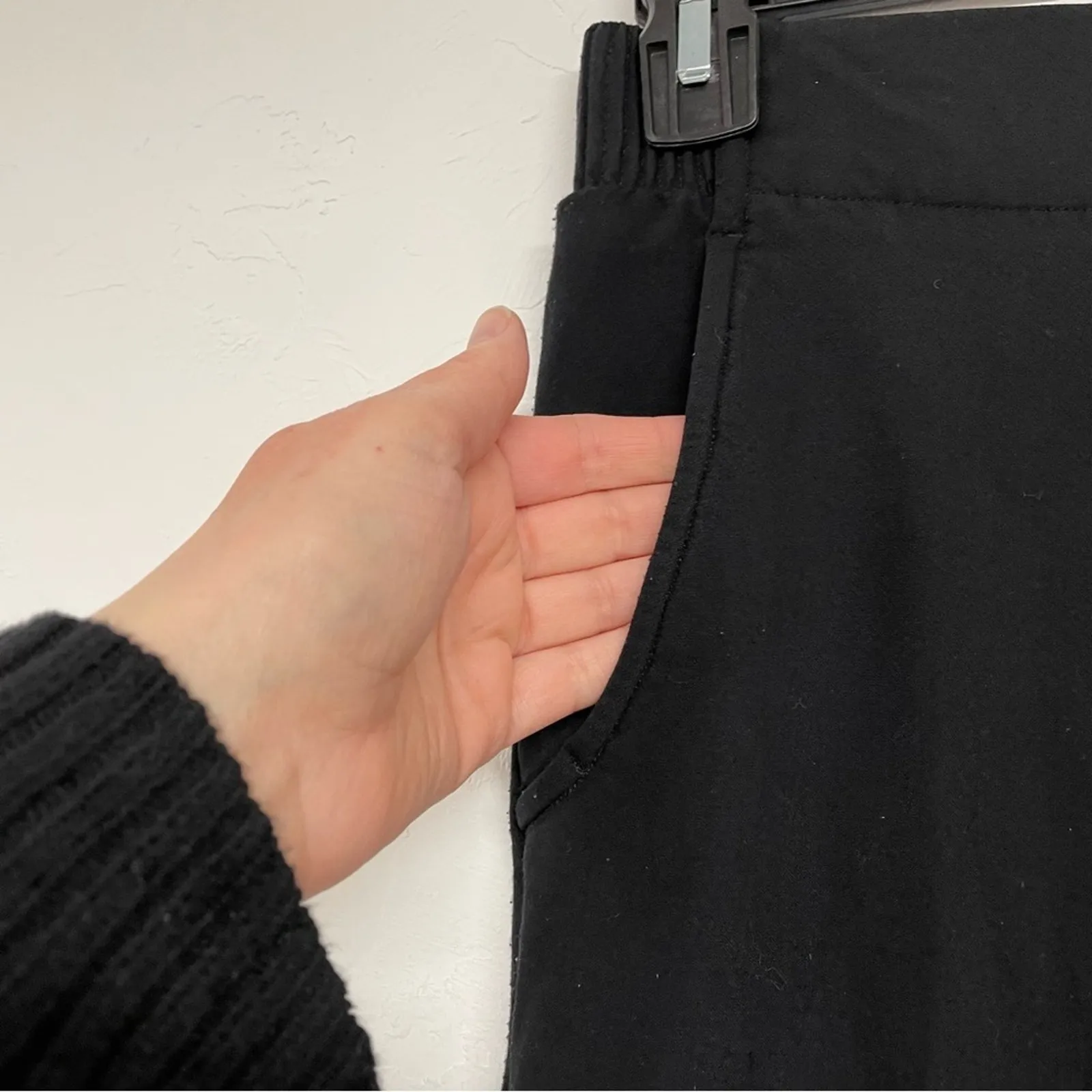 Theory Black Pull On Jogger Style Dress Pants Womens S Stretch Waist Casual - Image 6