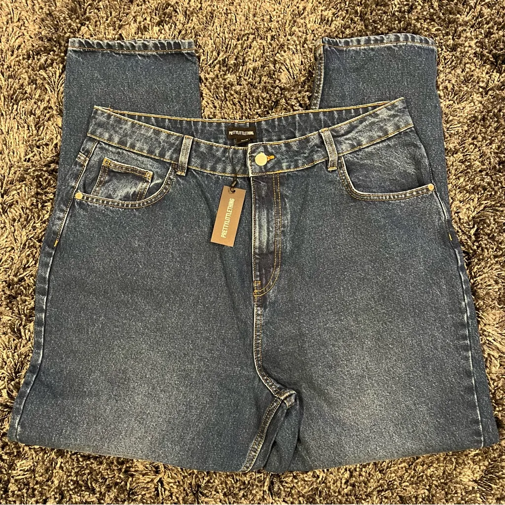 Pretty Little Thing 🍒NWT PRETTY LITTLE THINGS HIGH RISE MOM JEANS SIZE 16🍒 - Image 2