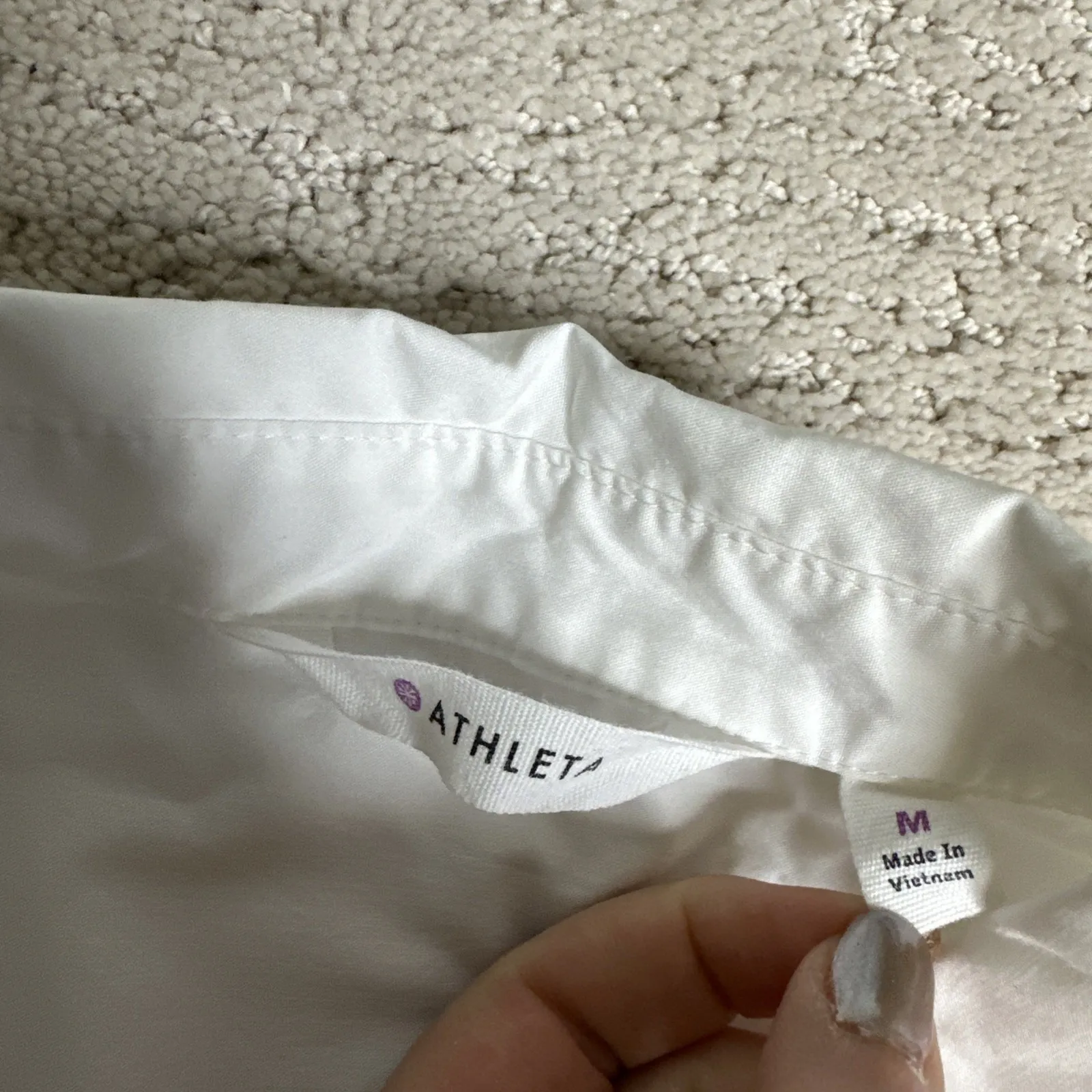 Women's Athleta Medium Long & Lean Passage Button Shirt White Long Sleeve - Image 3