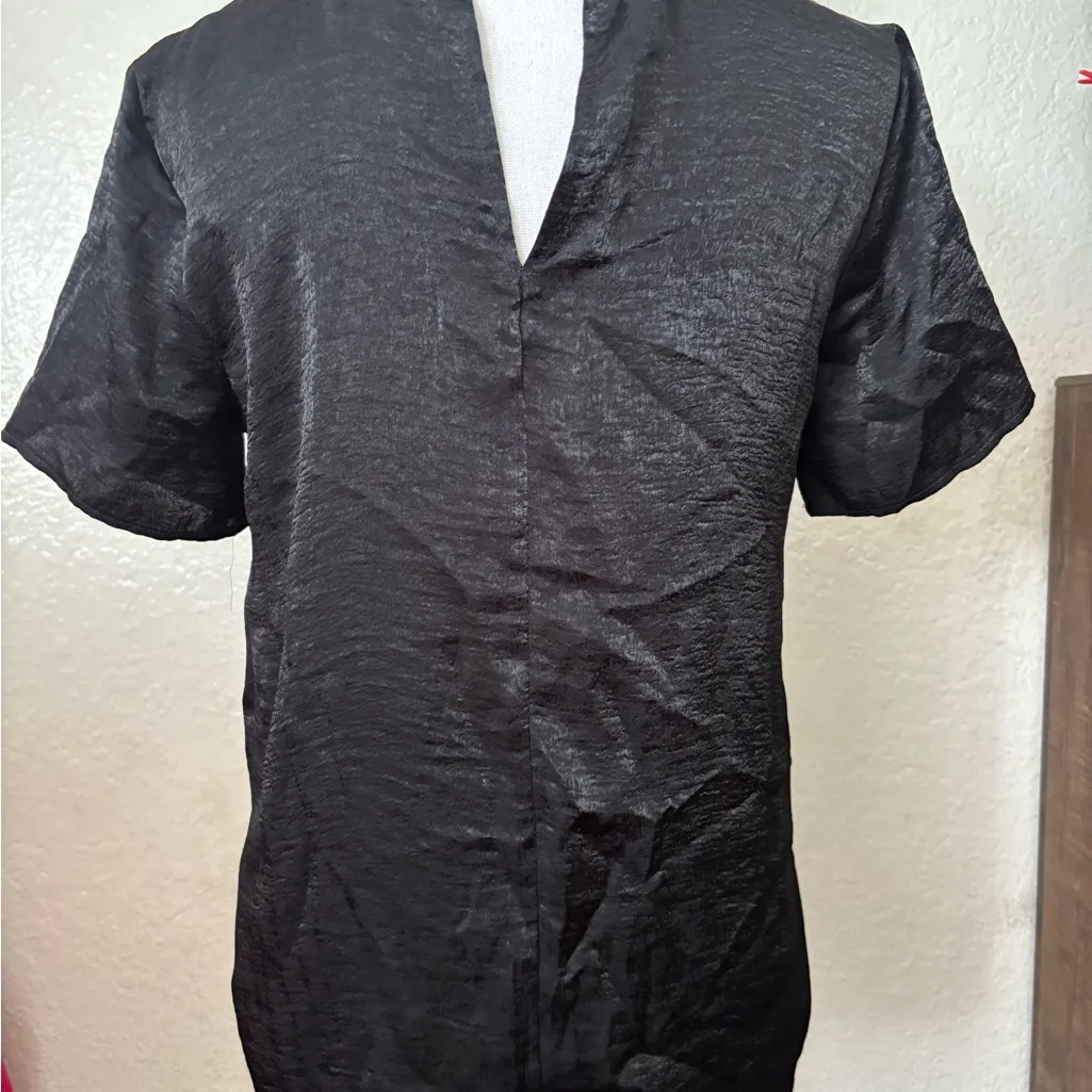 Forever 21 Black Short Sleeve V-Neck Top - Image 2