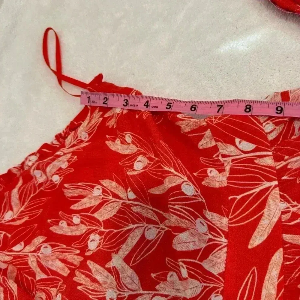 Alexia Admor
Kira Halter Neck Open Back Maxi Dress size 10 - Image 10