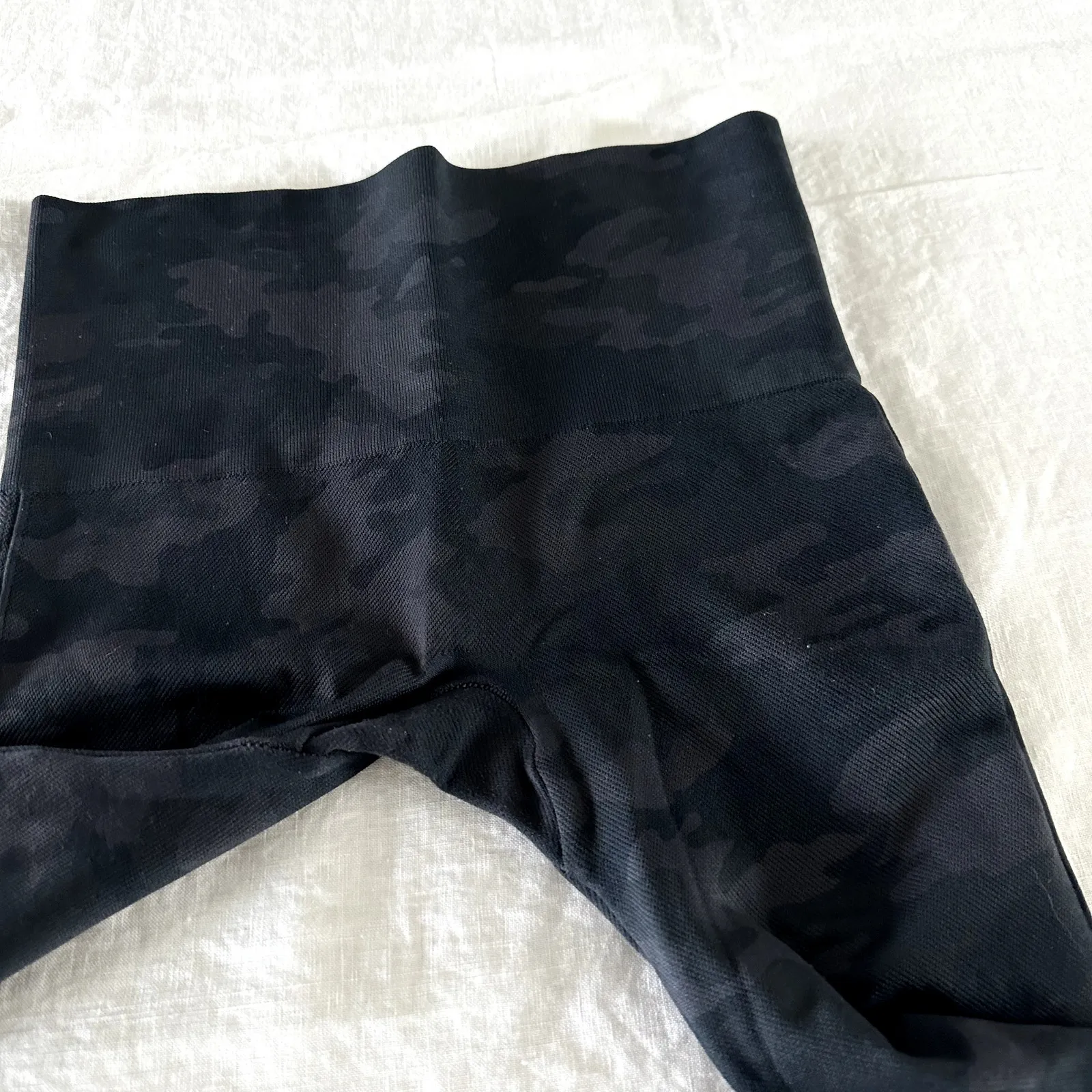 Spanx Seamless Black Camo Legging - Image 3