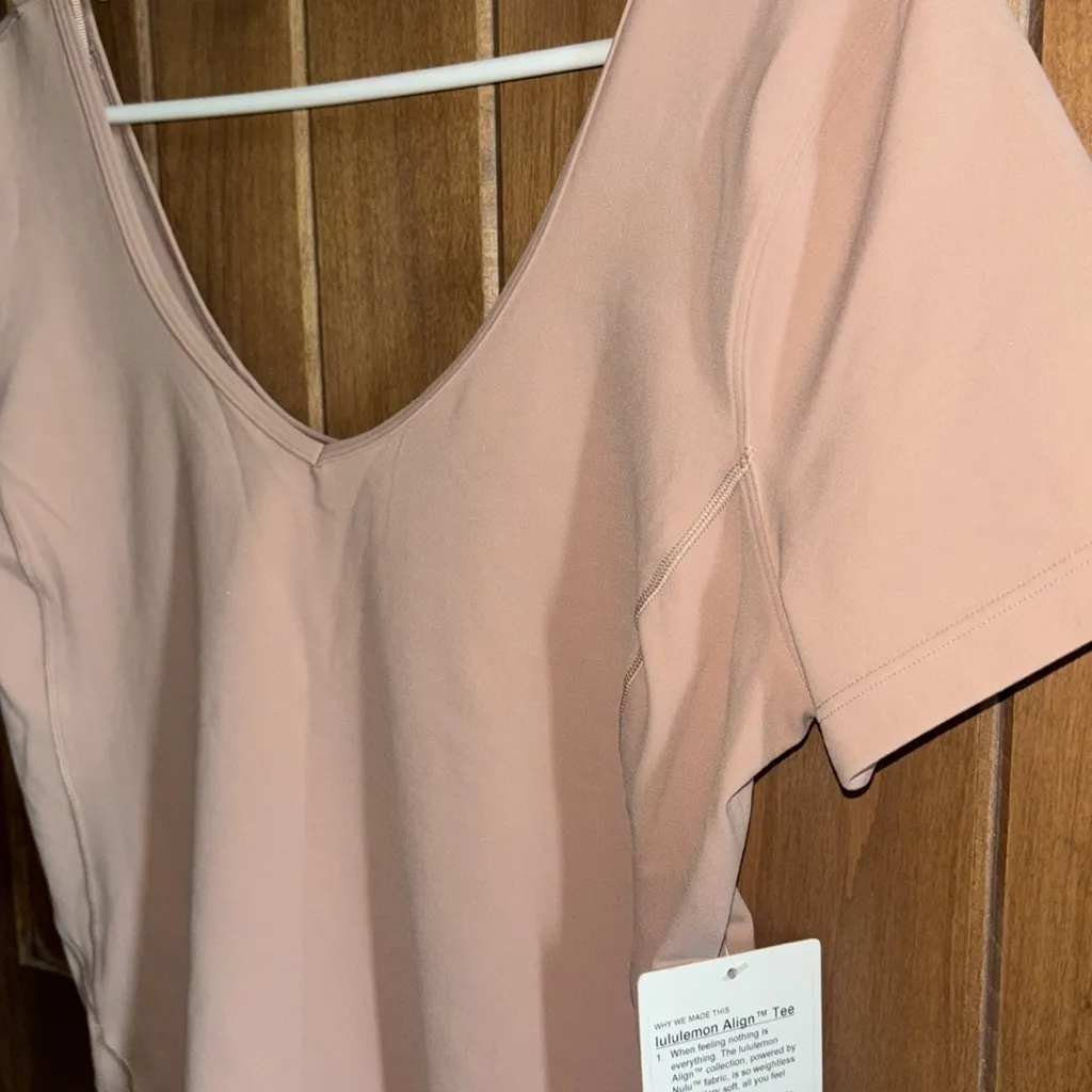 Lululemon NWT  Blush Pink V-Neck Align Women's Top - Image 2