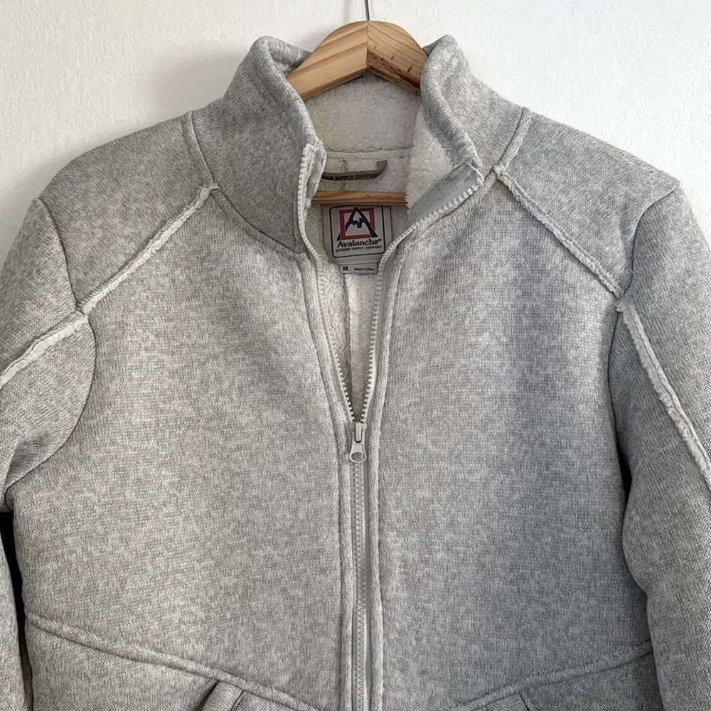Avalanche Women's Fleece
Lined Full Length Zip Up Jacket EUC - Image 2