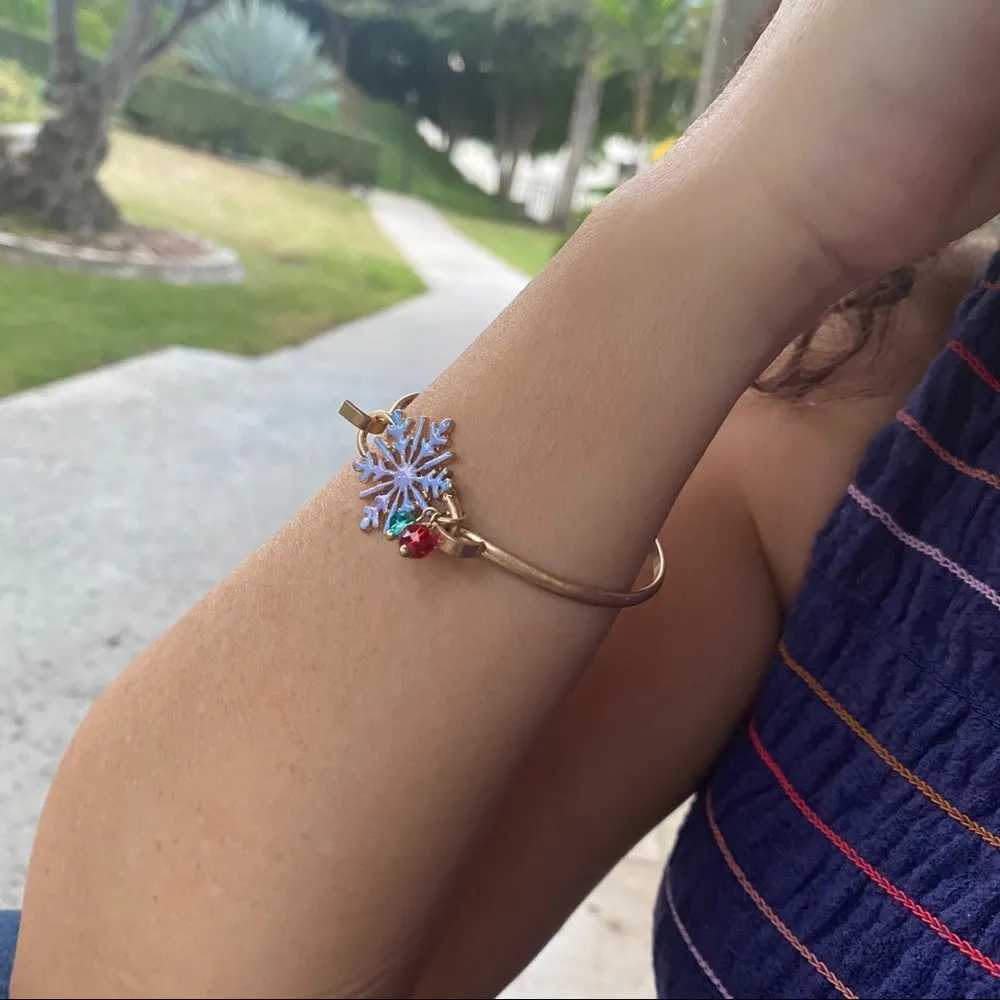 Glittery Snowflake Christmas Winter Golden Bangle - Image 3
