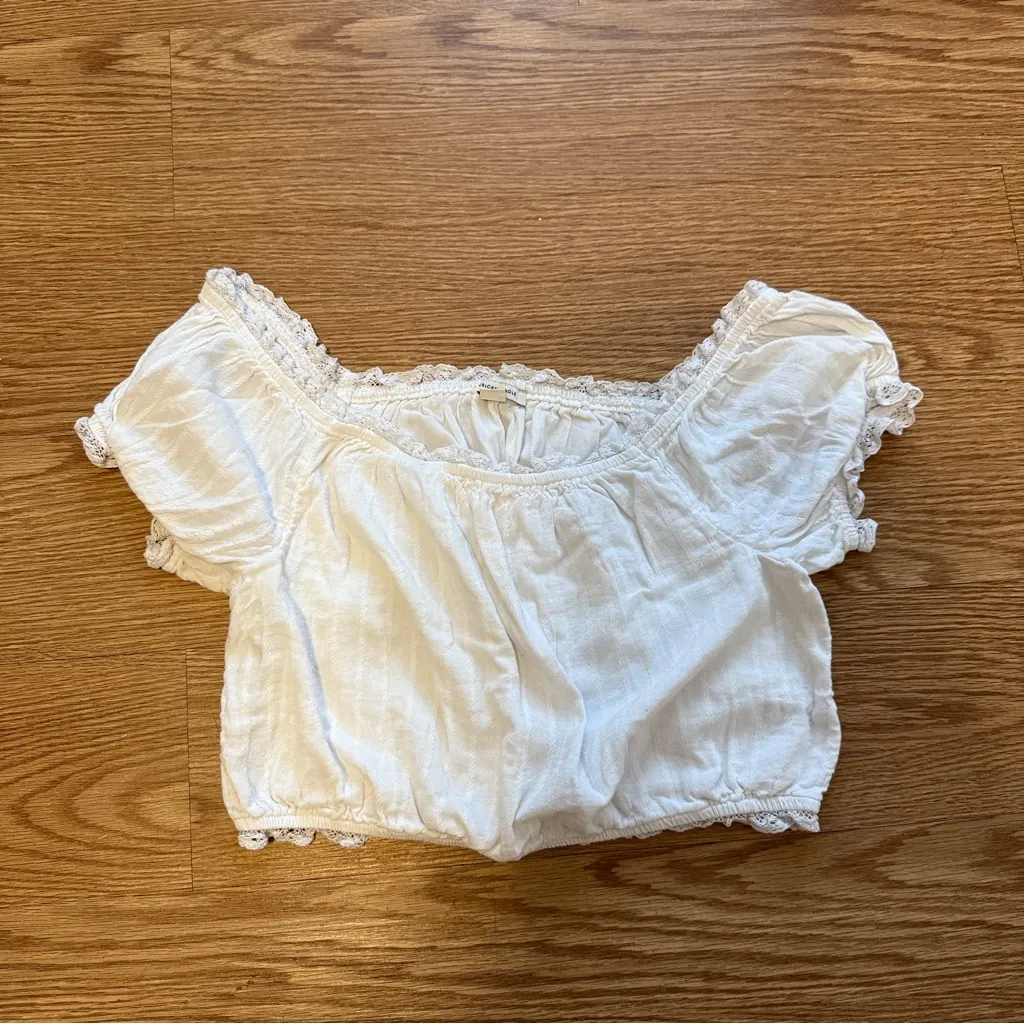 American Eagle Outfitters Off-Shoulder Cream Lace Crop Top Women’s Size M - Image 3