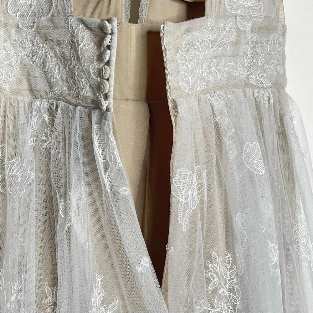 Essense of Australia D3665 Lace Plunging Neckline Grecian Wedding Dress Size 12 Tan - Image 9