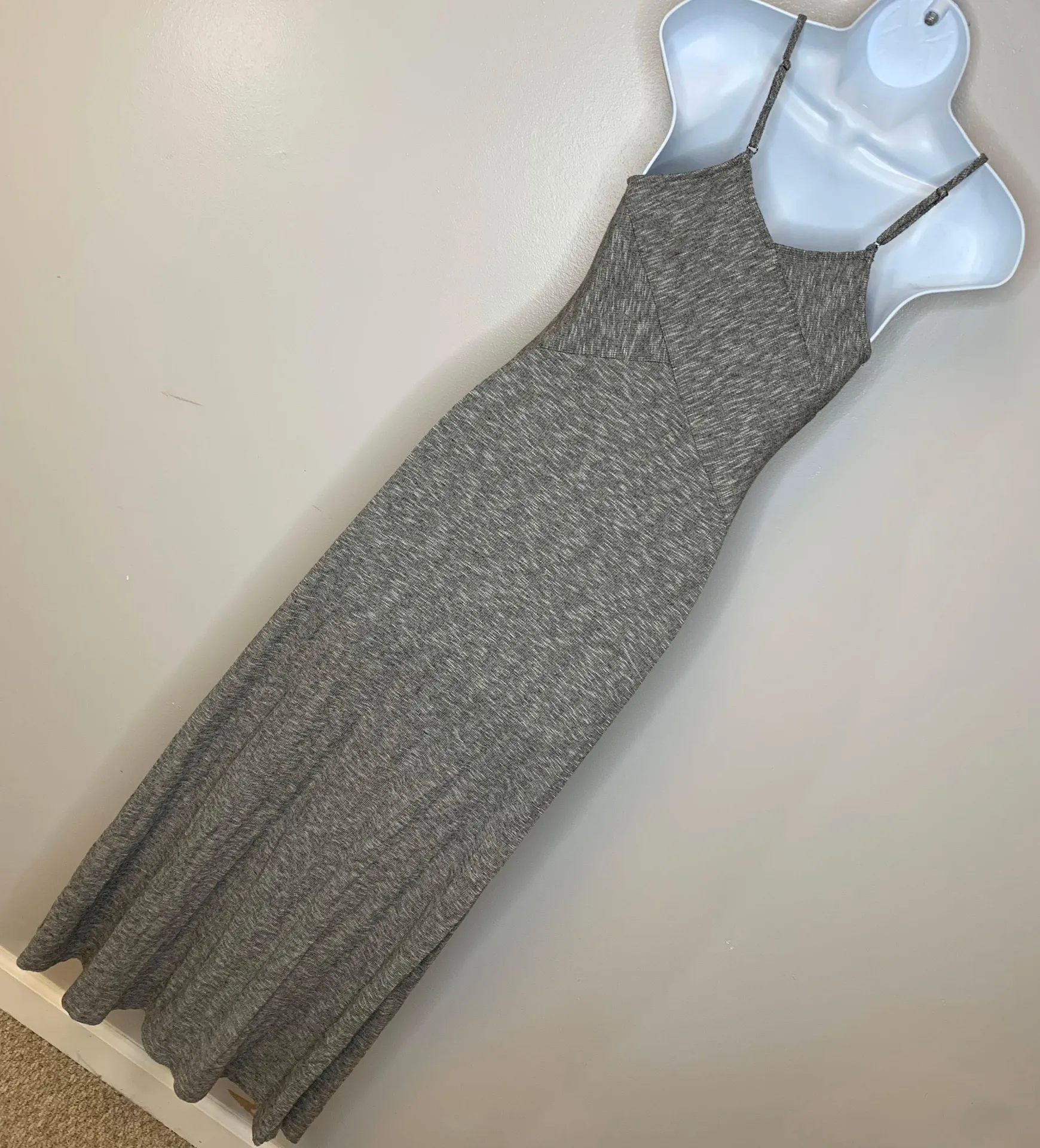 Mossimo Sleeveless Grey Maxi Dress - Image 5