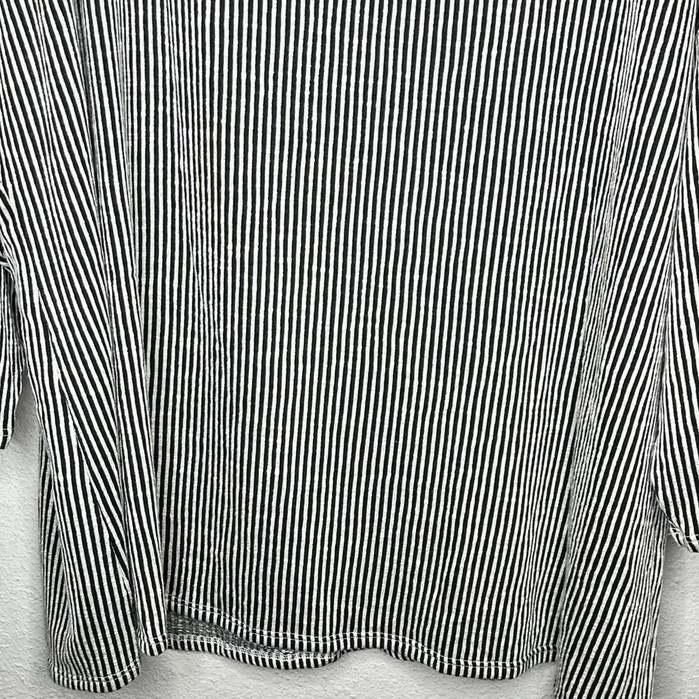 W5 ‎ Top - Image 3